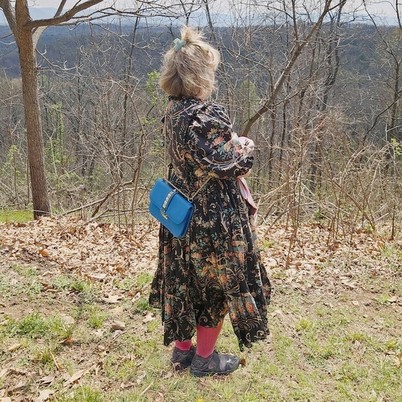 Valentino Rock Stud Aqua Leather Shoulder Bag ✨️host pick✨️ Size M - Picture 11 of 11